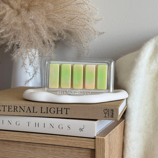 Soy wax snap bar with honeysuckle and pear