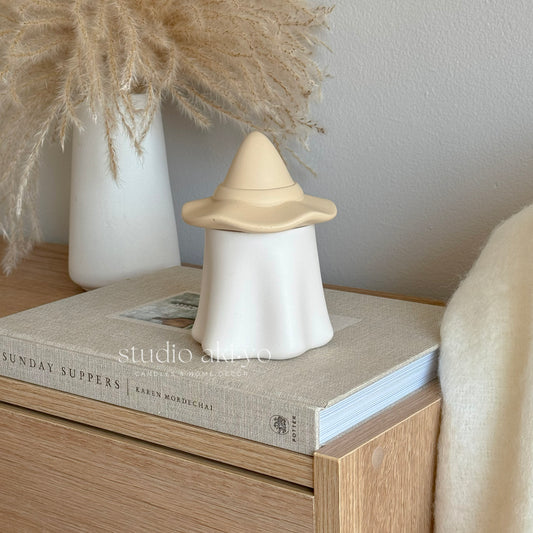 Gourmand fall autumn spooky candle with warm vanilla sugar