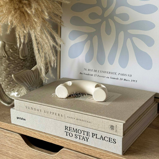 Double arch taper candlestick holder