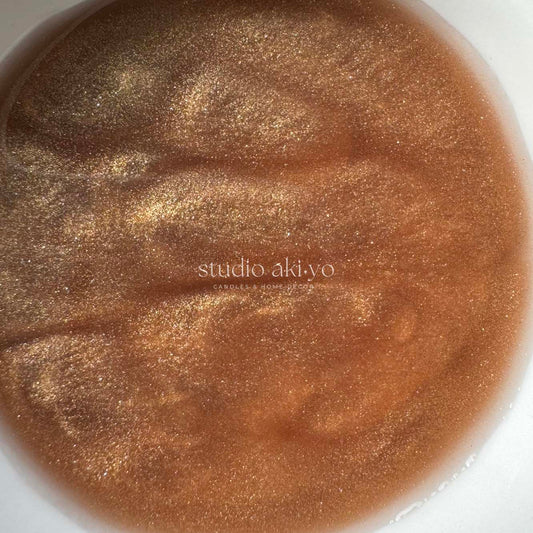 Soy wax melts with fruity cereal scent and neutral colors