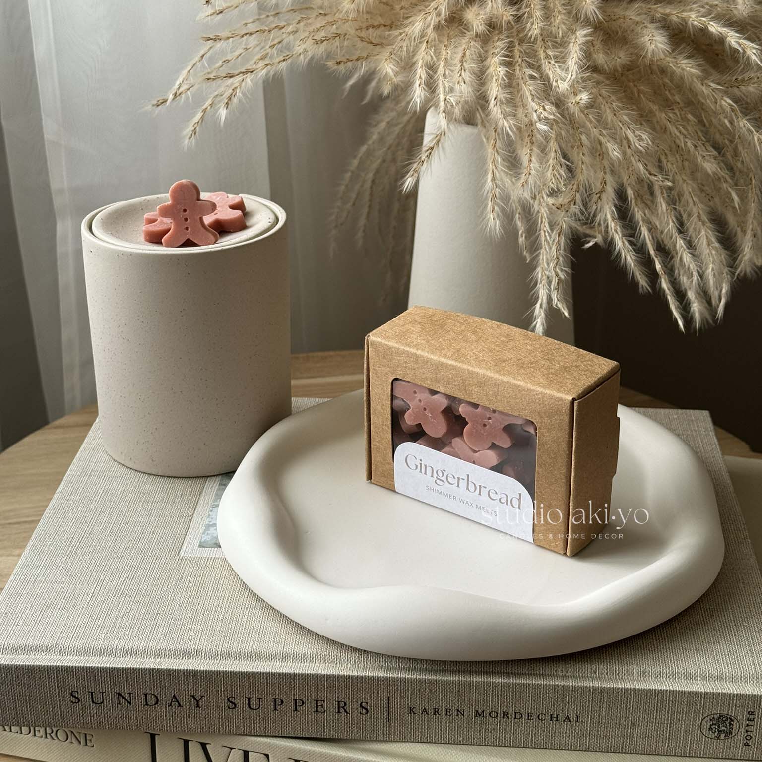 Hand-poured Gingerbread wax melts – cozy holiday aroma