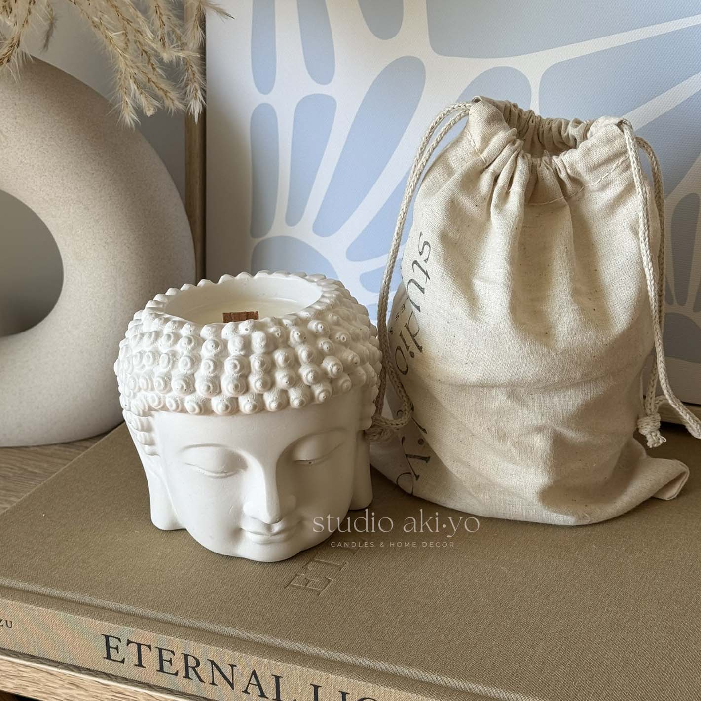 Mindful home fragrance – Namaste candle in ceramic-style jar