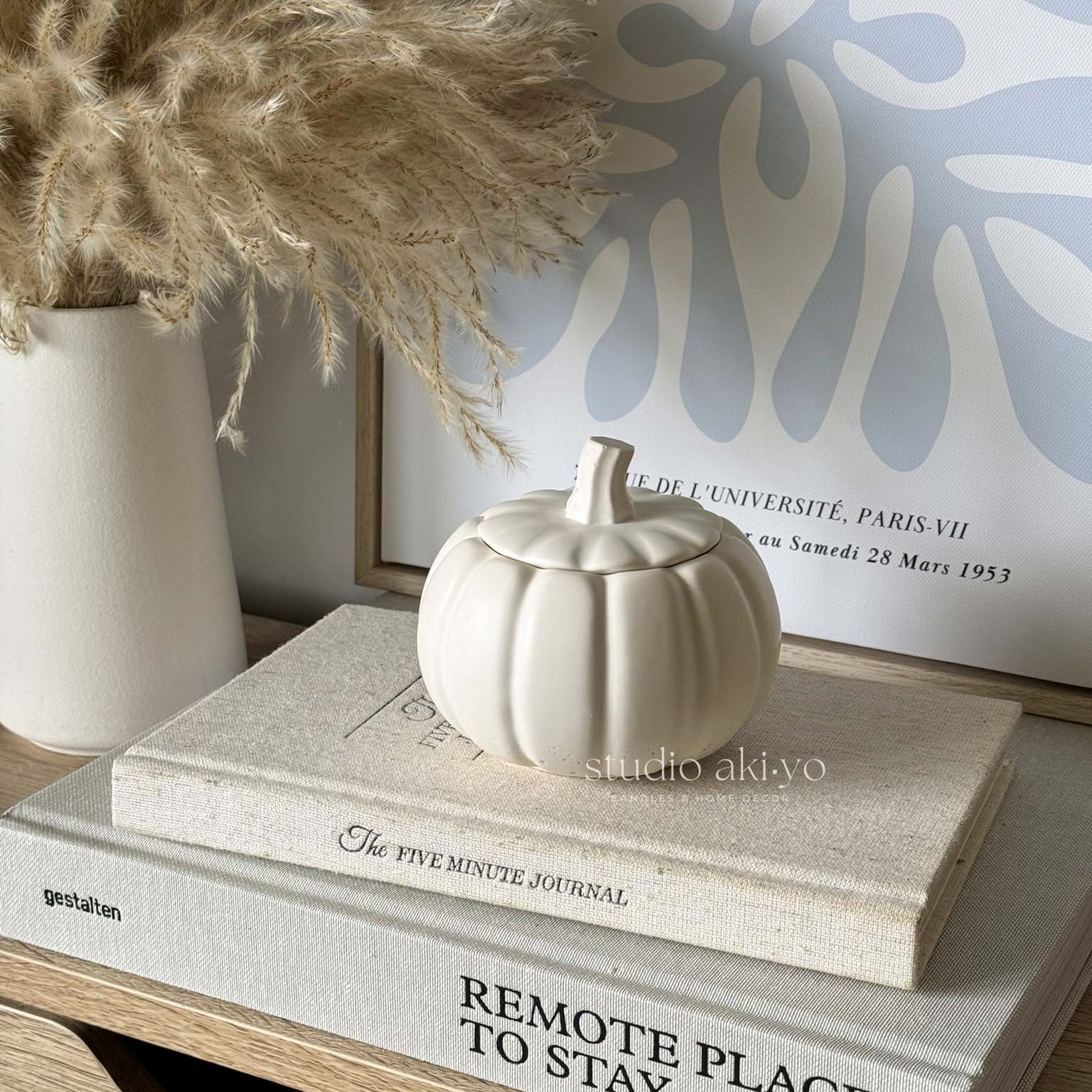 Fall candle with pumpkin spice and chai scent – Studio Akiyo