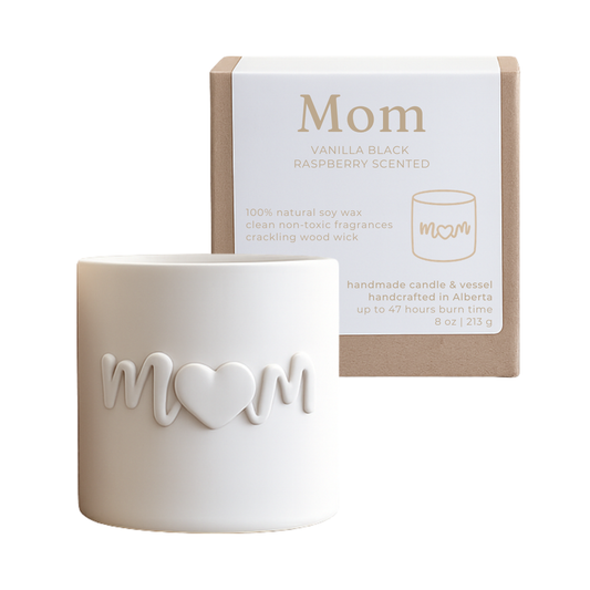 Studio Akiyo Mom wooden wick candle. Vanilla Black Raspberry Scented made with 100% natural soy wax and clean burning fragrances.