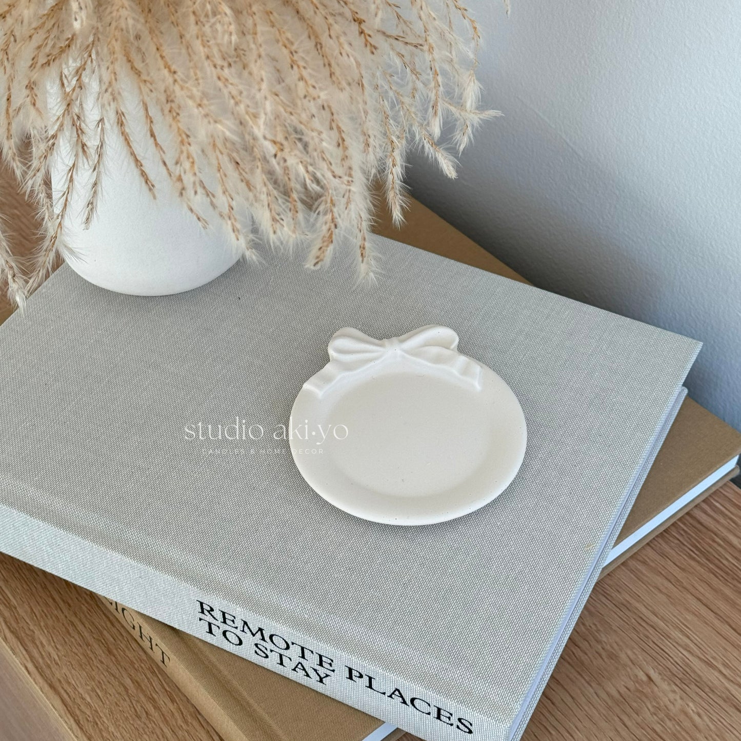 Round Bow Trinket Tray