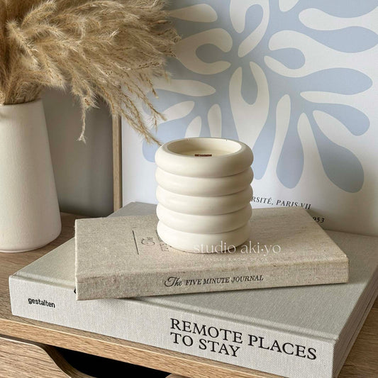 Clean fragrance candle in ceramic-style handmade cloud jar