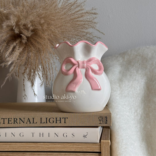 Pink bow valentine's day wax melt burner.